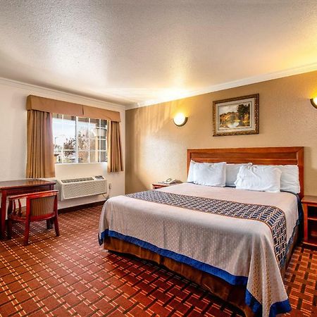 Regency Inn & Suites Downey Kültér fotó