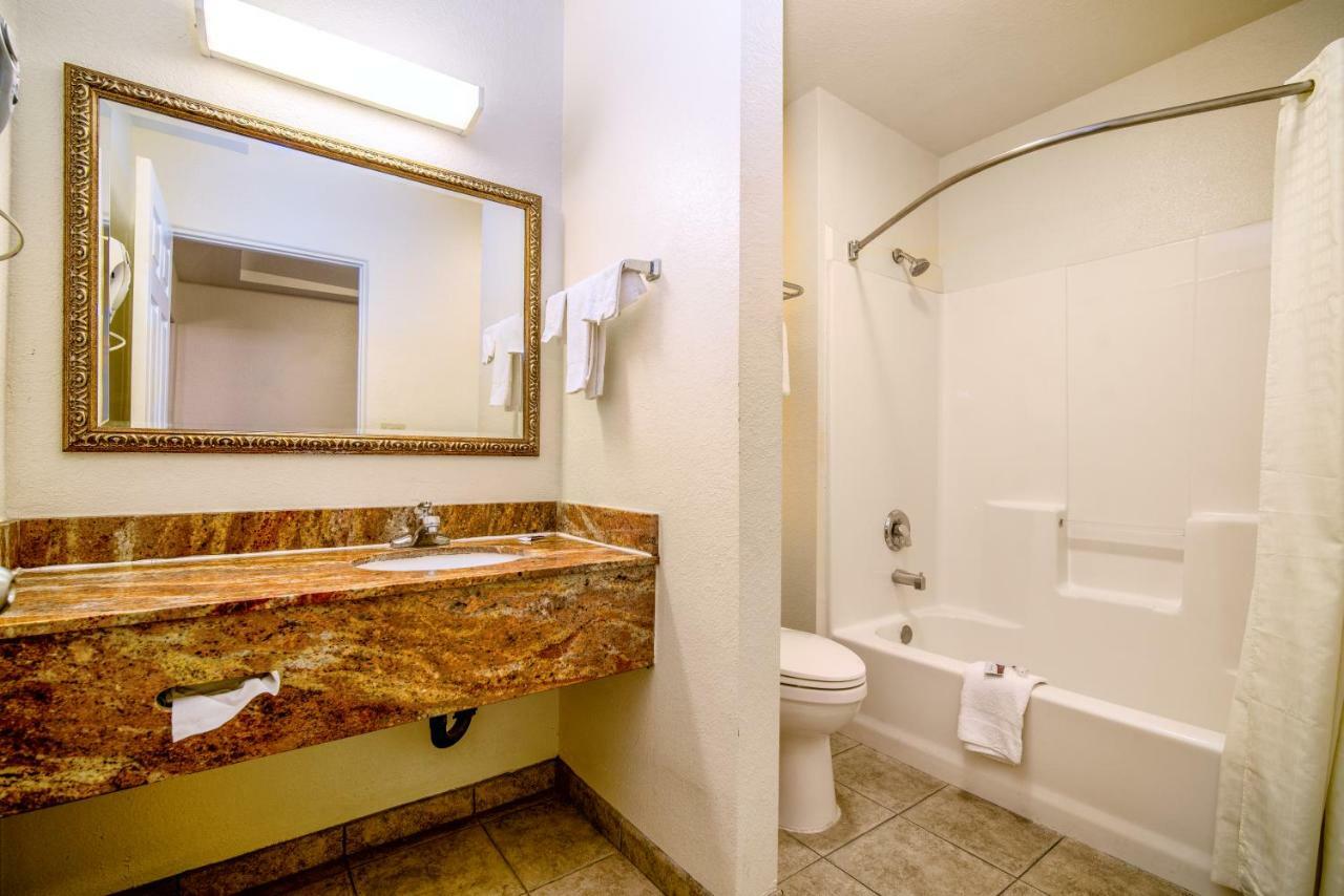 Regency Inn & Suites Downey Kültér fotó