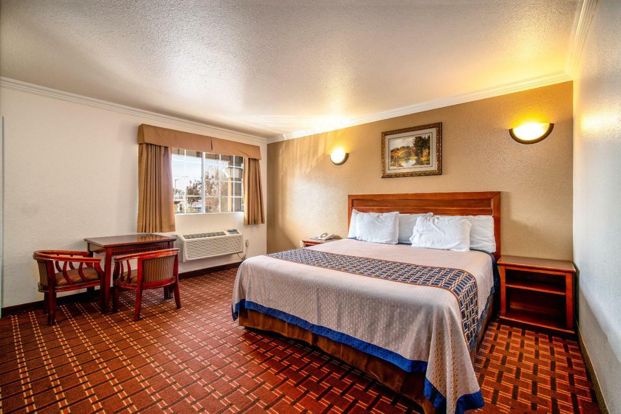 Regency Inn & Suites Downey Kültér fotó