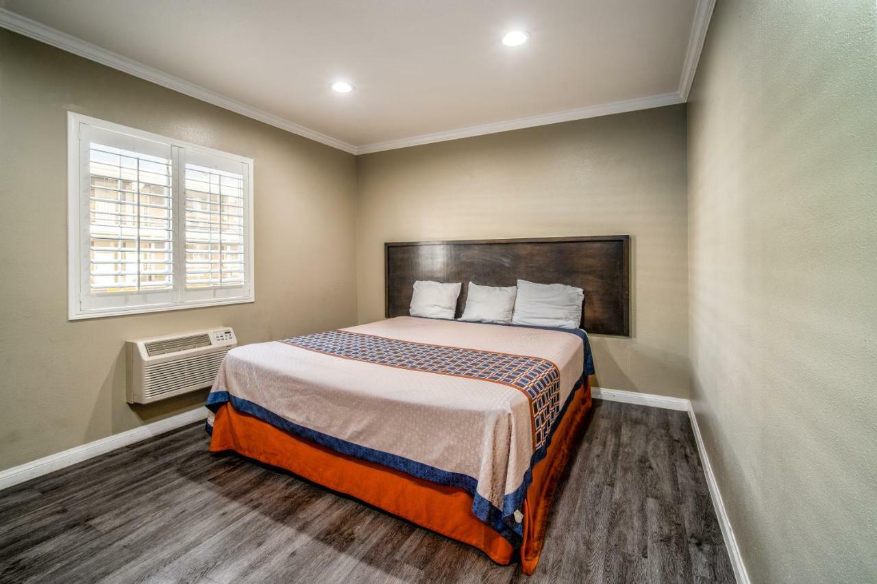 Regency Inn & Suites Downey Kültér fotó